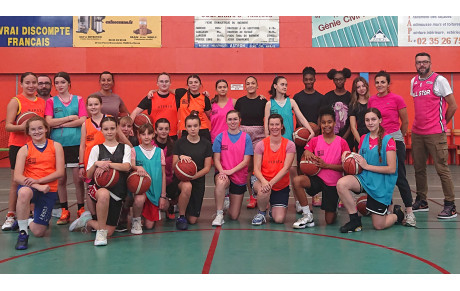 Un tournoi entre filles pour Octobre Rose